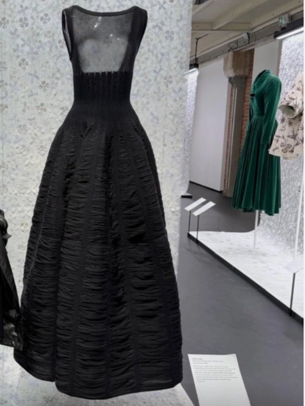 $7K ALAIA MIDI Black Circle Skirt FIT & FLARE Lg Slv DRESS Sz 44 ASI Exhibit!